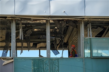 中东局势急剧升温,霍尔木兹海峡面临严峻考验;美伊双方互放强硬信号。 新闻