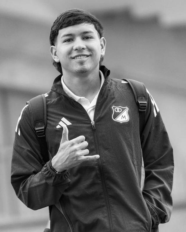  年轻球员圣地亚哥骤然倒下；百万富翁俱乐部深陷悲痛。 体育新闻