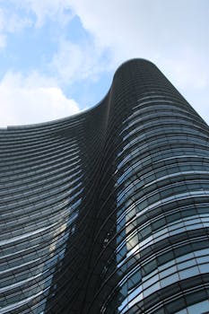 万盛股份2025年业绩出现明显波动;产能战略调整引发资产减值;海外布局成发展新支点。 股票财经