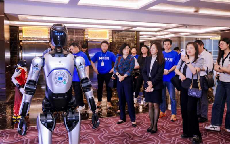 从“买不起”到“用得起”，一台机器人背后的产业链变革故事 企业服务