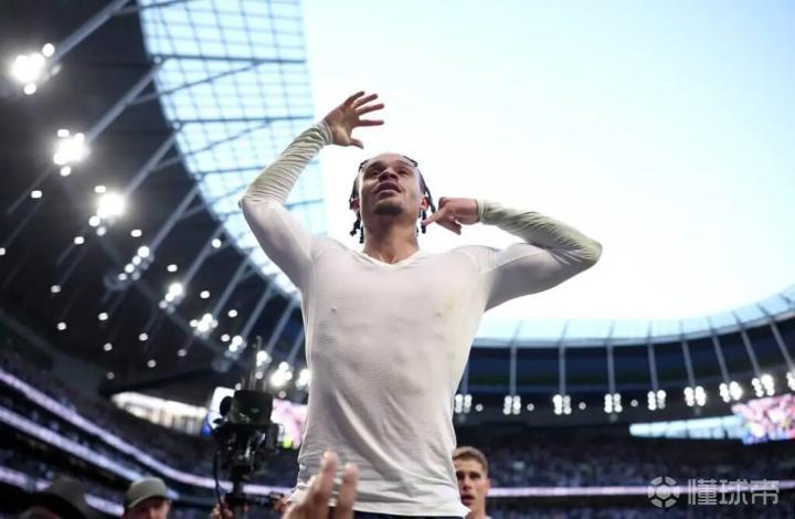 六千万欧元的信任：哈维·西蒙斯如何在重压下扛起热刺进攻大旗 体育新闻