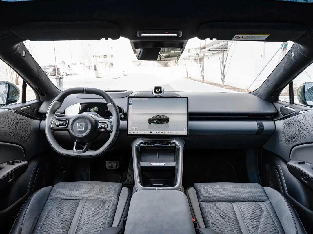  技术解析丨极氪007双车上市：900V平台+EVA机器人重新定义中型纯电标杆 汽车科技